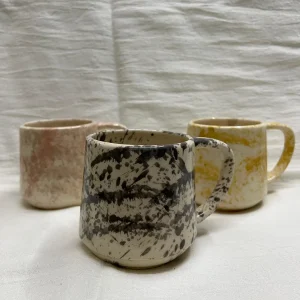 taza salpicada