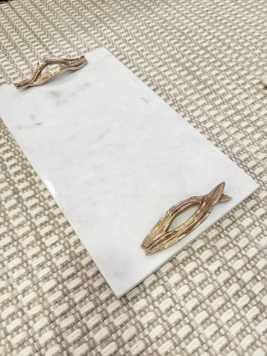 Bandeja Rectangular de Mármol con Asas Doradas - Base Decorativa